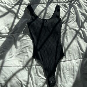 Hollister Scoop Neck with keyhole Cami Built in bra bodysuit size xs black